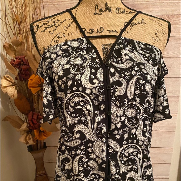 EXPRESS - Picture 2 of 5